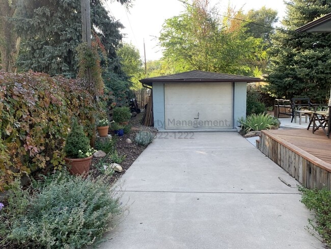 Building Photo - Updated 3 Bedroom Rancher in Middle Shooks...