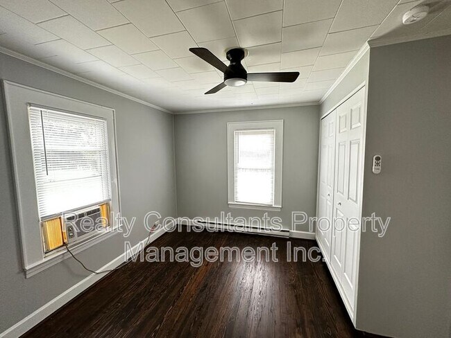 Building Photo - 313 Druid St