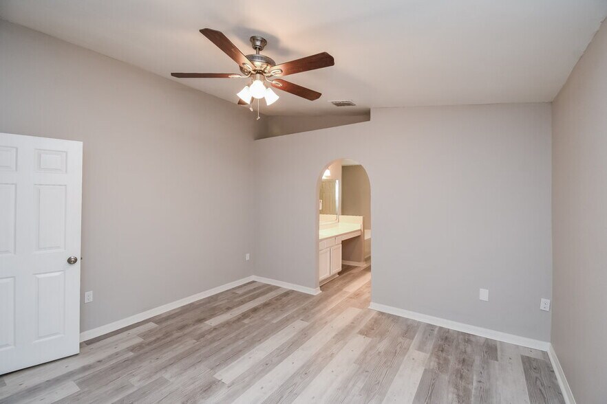 Building Photo - 4139 Woodley Creek Rd