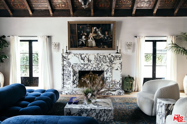 Building Photo - 10749 Weyburn Ave