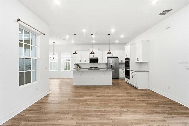 Building Photo - 1859 Treasure Cv