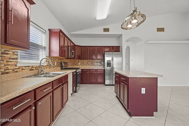 Building Photo - 14720 Sand Gate Dr