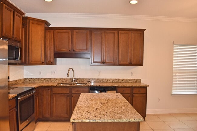 Building Photo - 103 Lagrange Landing