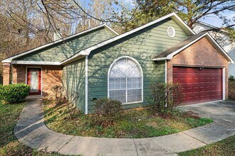 Building Photo - 3 Bedroom 2 Bath House