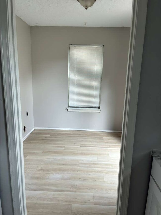 Building Photo - 5636 Pathway Cir