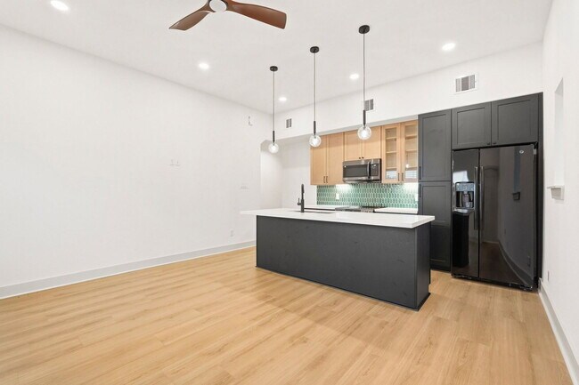 Building Photo - 9819 Turnbow St