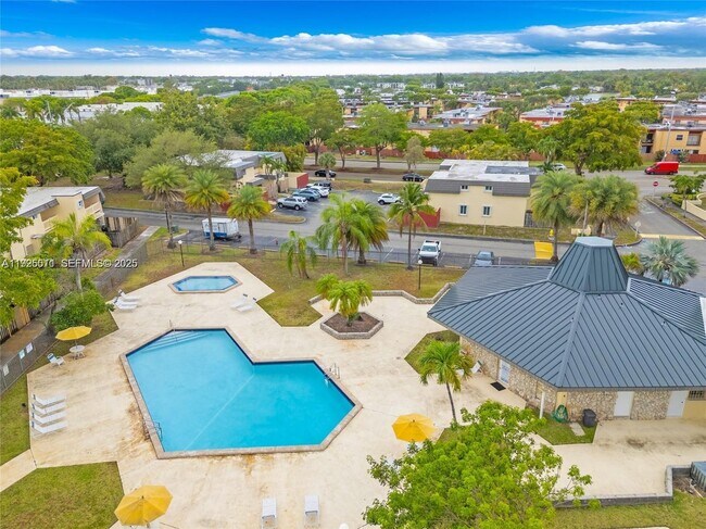 Building Photo - 8713 SW 137th Ave