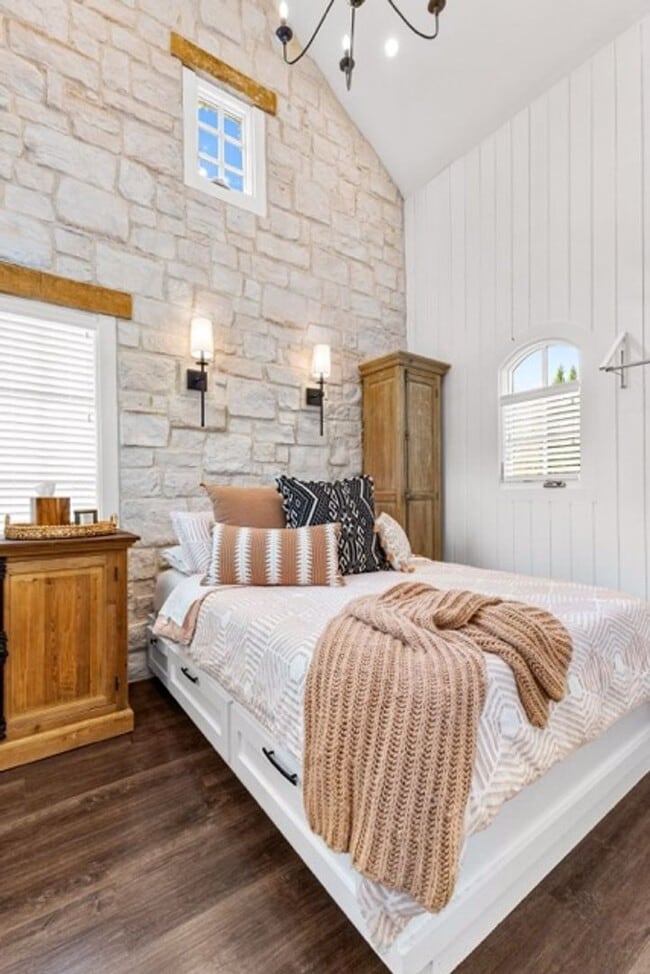 Building Photo - 192 Breakspear Ln