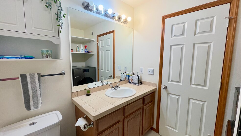 Building Photo - 18521 Stone Ave N