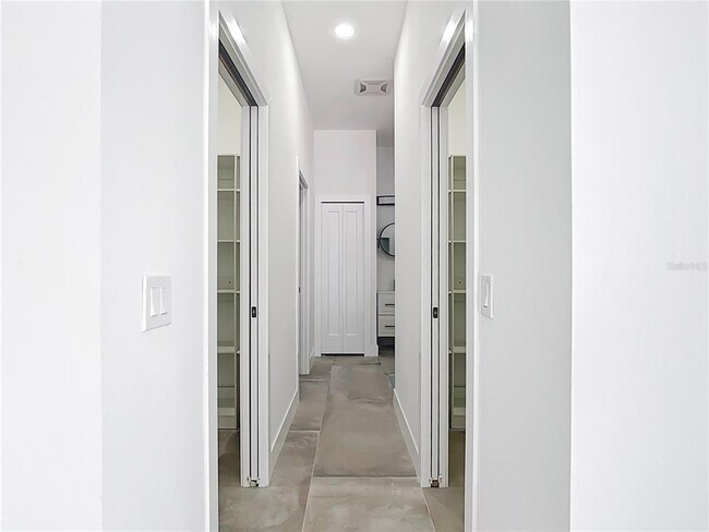 Building Photo - 159 Antilla Dr