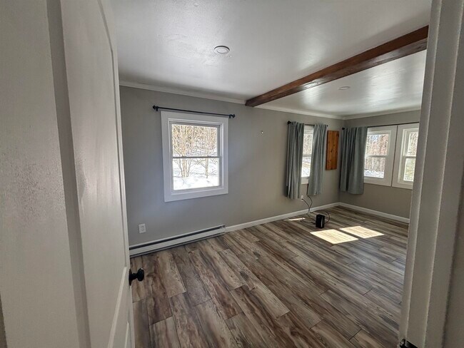 Building Photo - 280 Lakeshore Dr