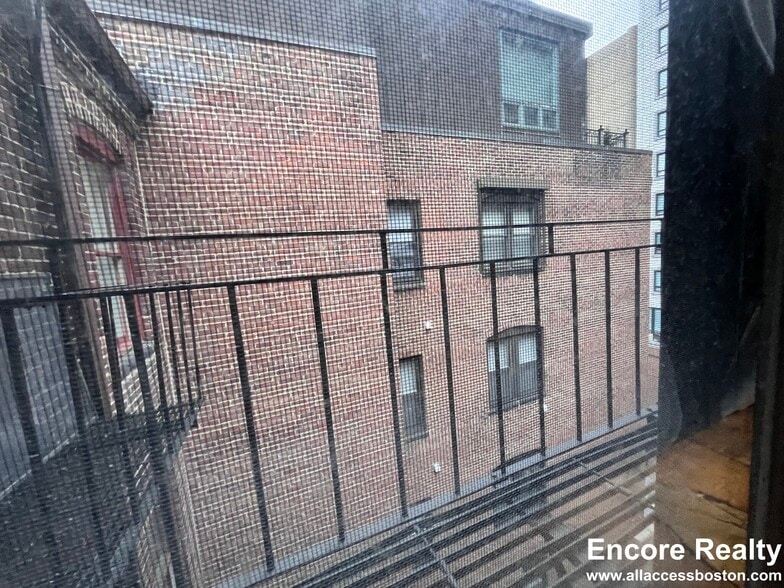 Building Photo - 17 Garrison St