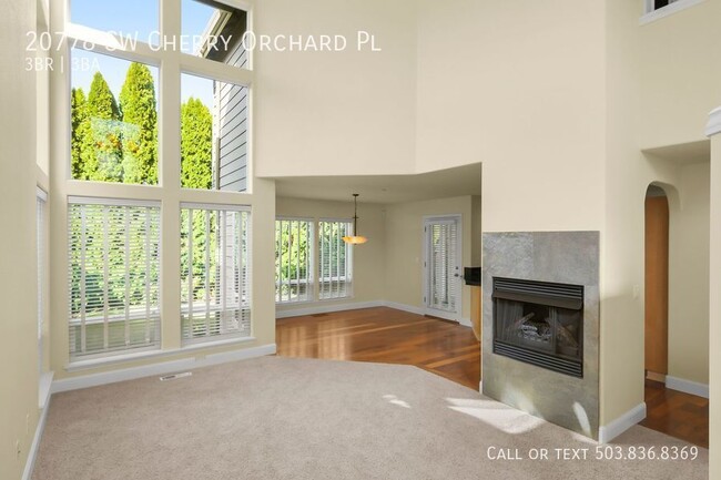 Building Photo - Upscale Townhome in Sherwood