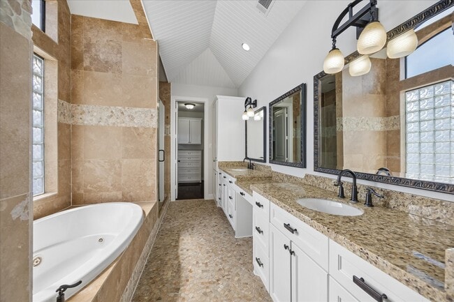 Building Photo - 709 Herkimer St