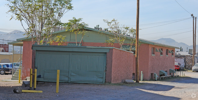 Building Photo - Elm Apartments