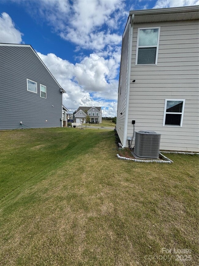 Building Photo - 1354 Harleston St