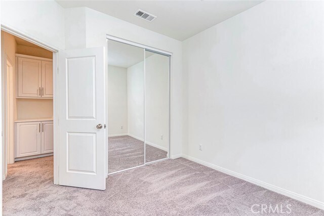 Building Photo - 6996 Cottonwood Ln