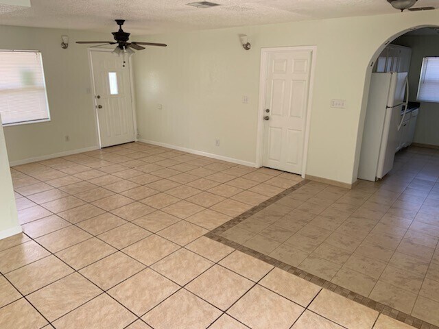 Building Photo - 3 Bed/2 Bath Home in Corrine Terrace - Great Location, Walk to Baldwin Park!