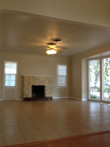Building Photo - 2538 La Siesta Dr