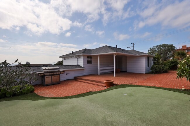 Building Photo - Stunning Point Loma Home with Downtown/Bay...