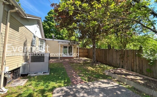 Building Photo - 5207 Evitt St