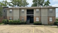 Building Photo - 819 Downing Pines Rd
