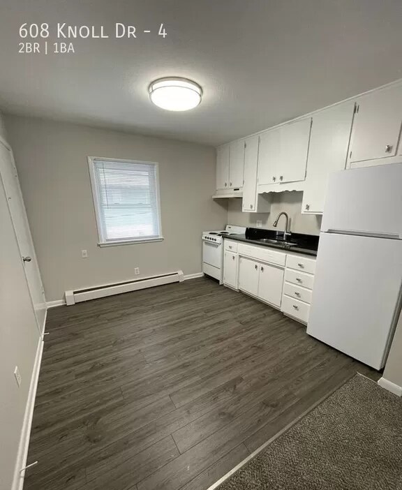 Building Photo - 608 Knoll Dr