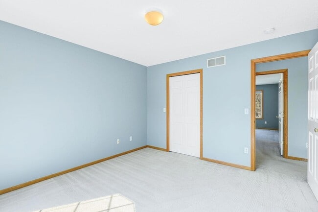 Building Photo - 10514 8th Ave N