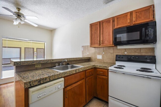Building Photo - 2815 Rio Grande St