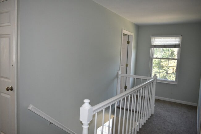 Building Photo - 16407 Westglen Farms Dr