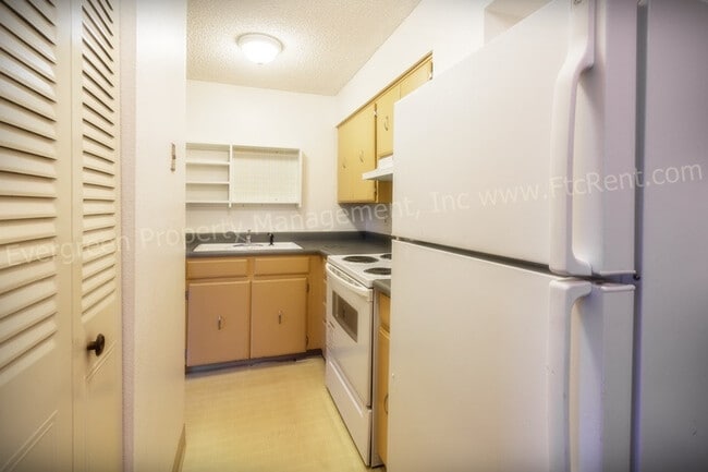 Building Photo - 1705 Heatheridge Rd