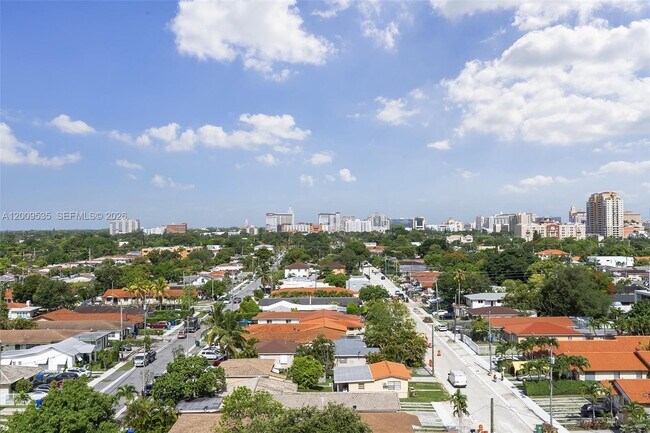 Building Photo - 2400 SW 27th Ave