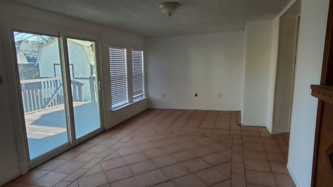 Building Photo - Ready to call home