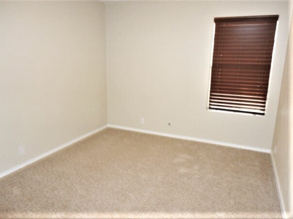 Building Photo - 1312 Penasco Rd NE
