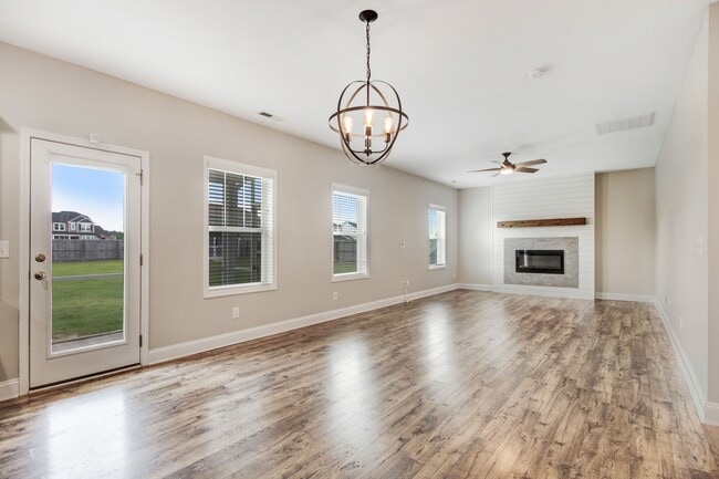 Building Photo - 301 Korbel Dr