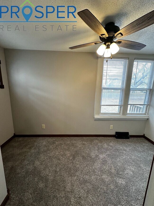 Building Photo - WO647X