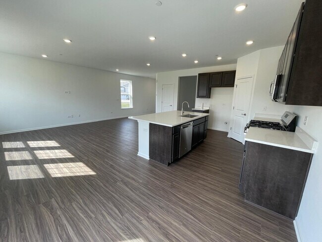 Building Photo - 12011 Jordi Rd