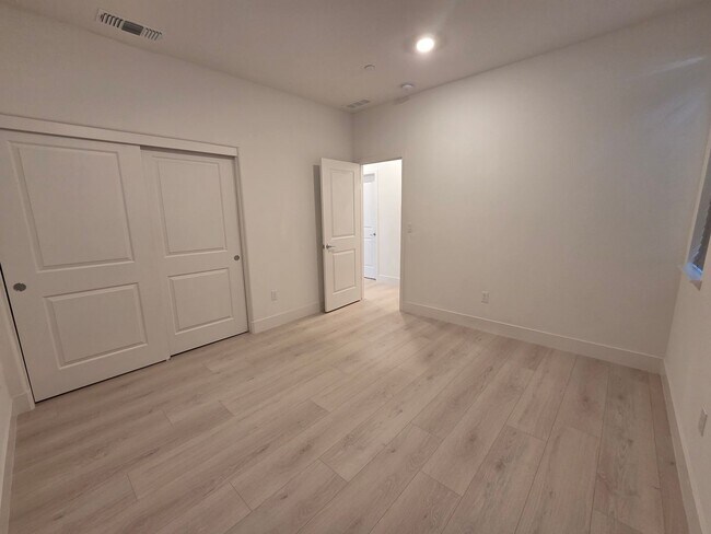 Building Photo - 2-Story 4Bx3.5B House Near Sky River Casino Available Now!!