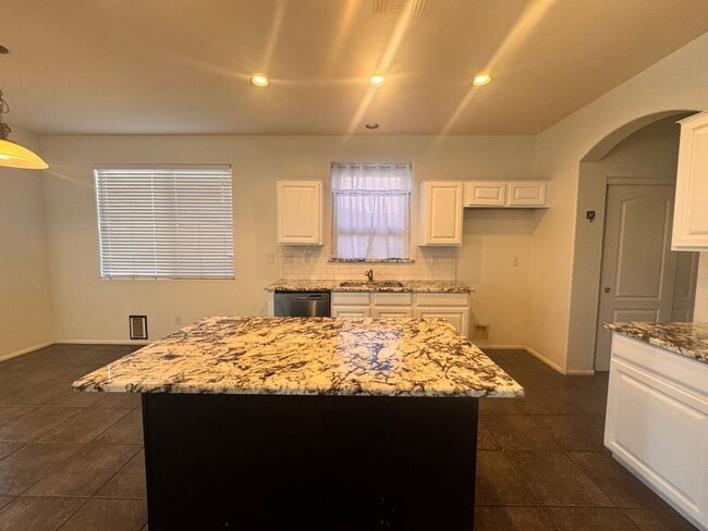 Building Photo - Wigwam Creek home 4 bedrooms with a private pool