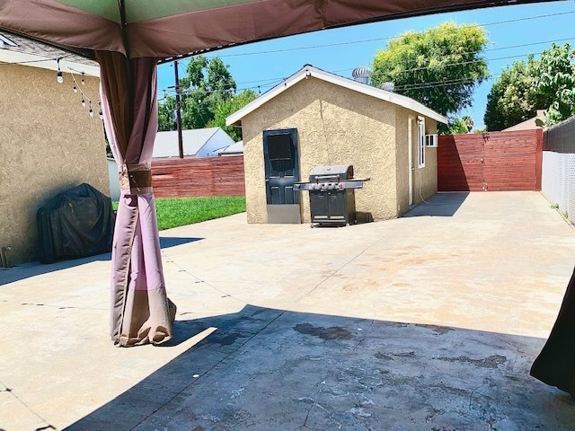 Rear side yard - 409 S Colfax St