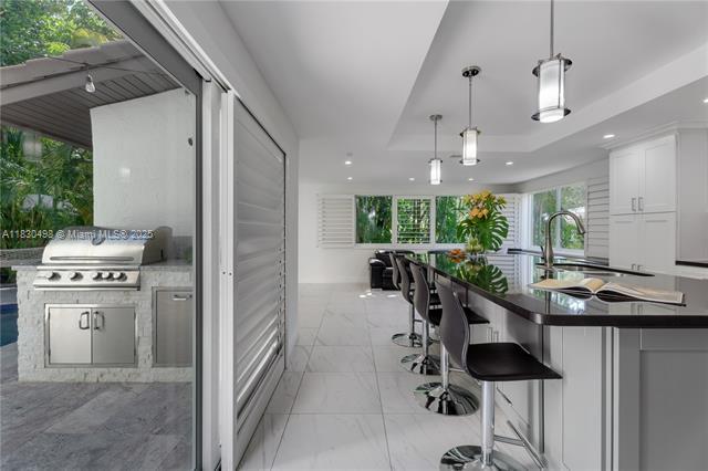 Building Photo - 4830 San Amaro Dr