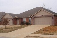 Building Photo - 231 Copper Oaks Dr