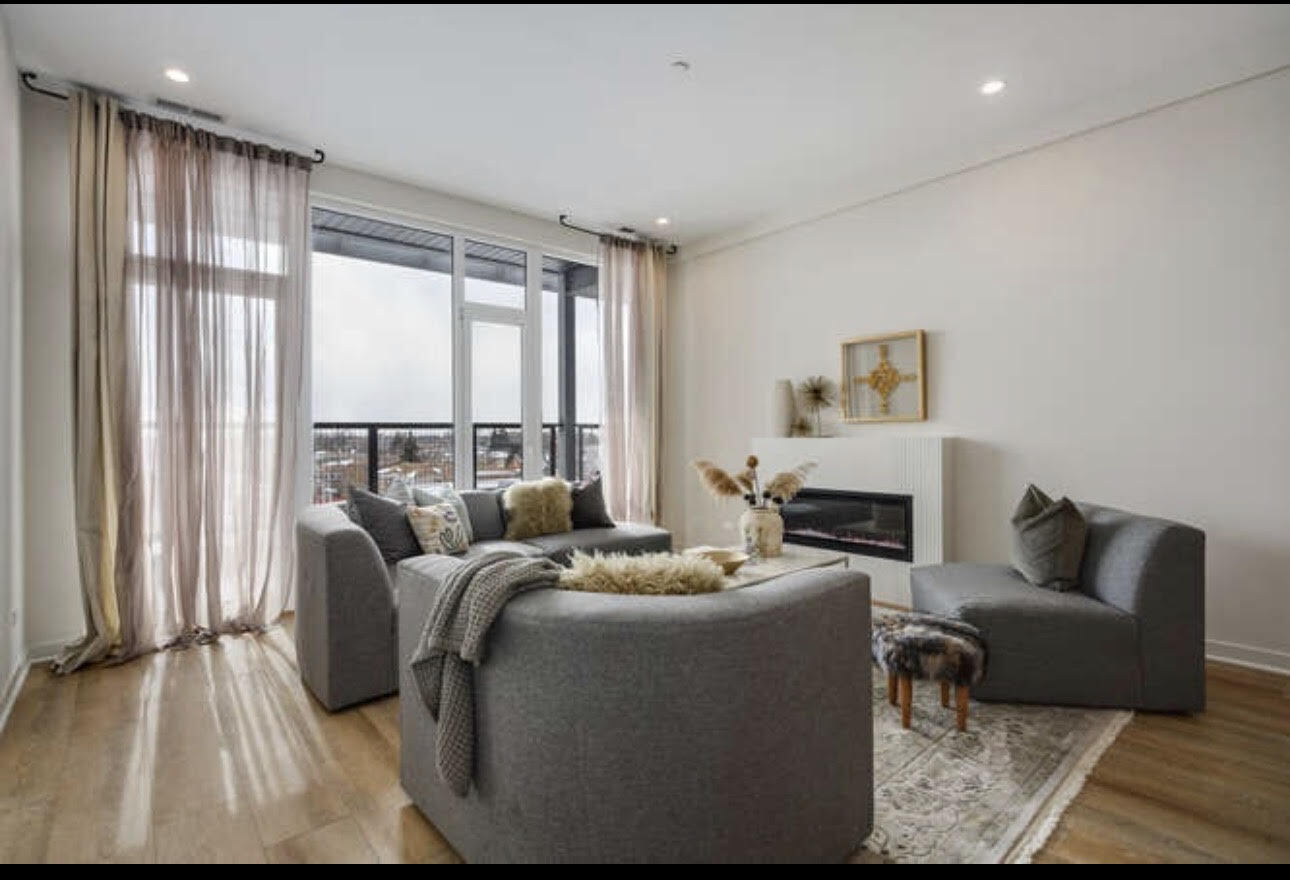 Building Photo - 6340 W Belmont Ave