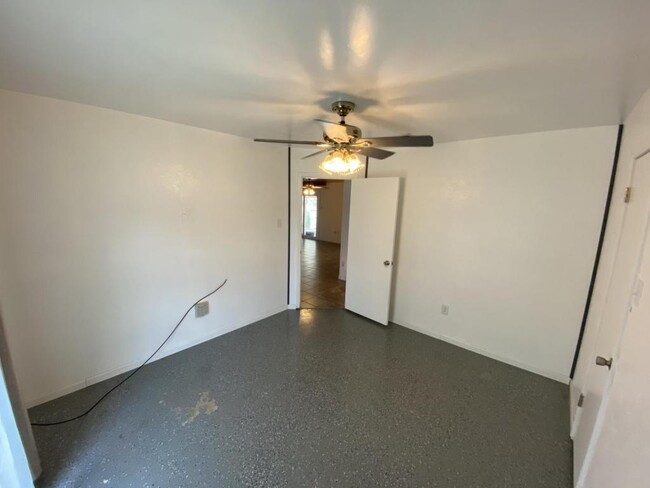 Building Photo - 1122 Rhonda Lee St