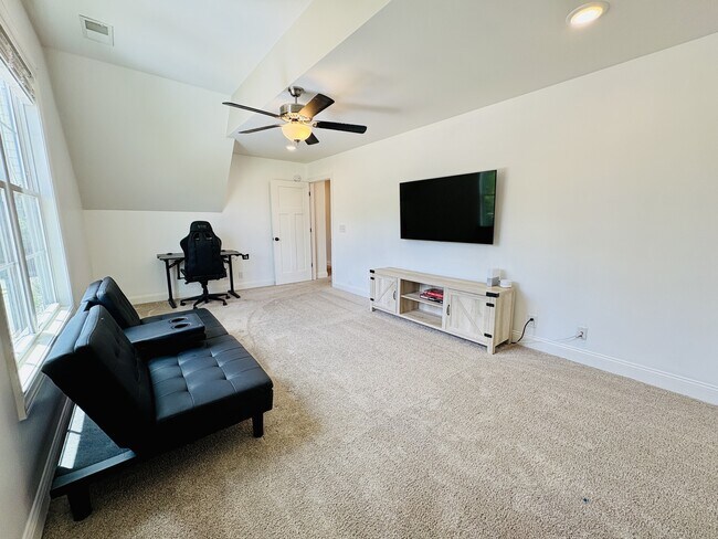 Building Photo - 1268 Easthaven Dr