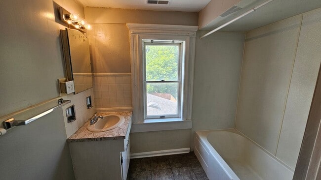 Building Photo - 50 N Gamble St