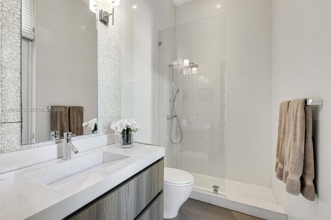 Building Photo - 765 Allendale Rd