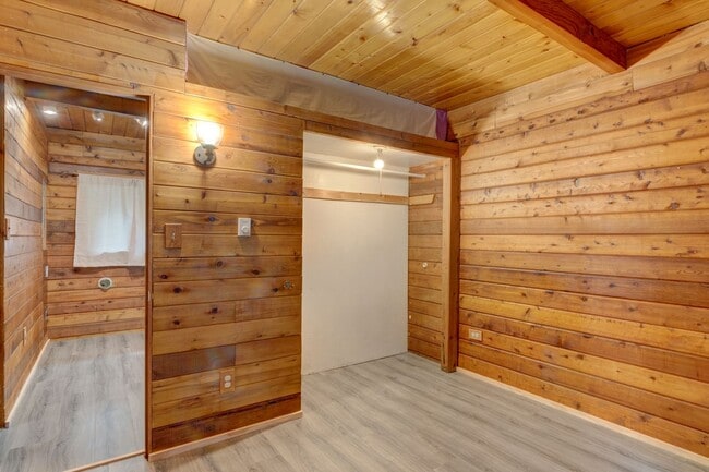 Building Photo - 502 W Ocean View Dr