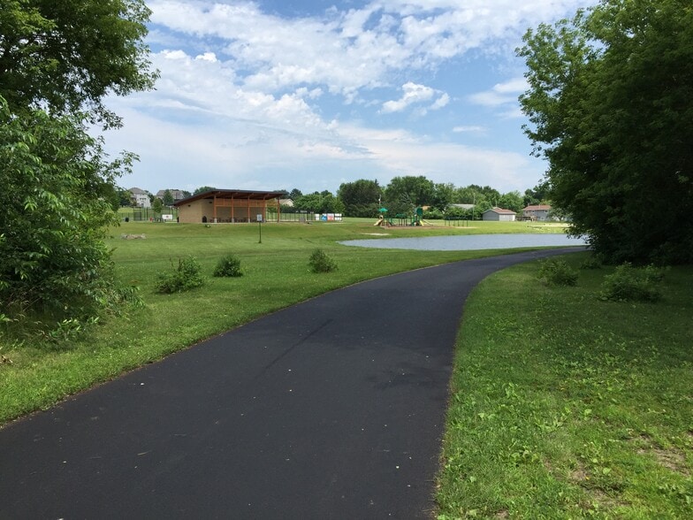 Bike trail near by - 1530 Northgate Dr