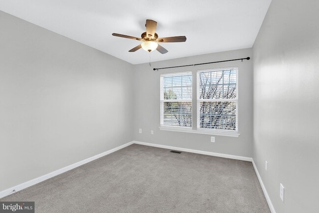 Building Photo - 265 Cherry Tree Square